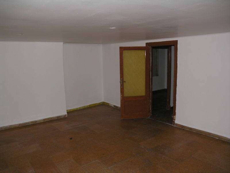 Mieres piso 5 dormitorios por 87290 euros